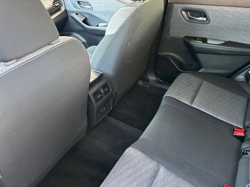 Used 2023 Nissan Rogue SV image 11