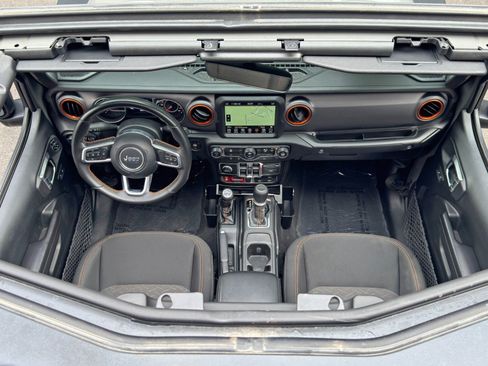 Used 2021 Jeep Gladiator Mojave AWD/4WD image 12