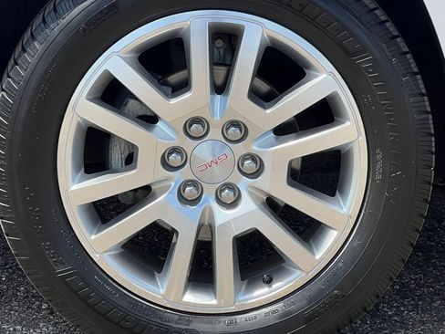 Used 2016 GMC Acadia SLT w/ Premium Edition FWD image 7