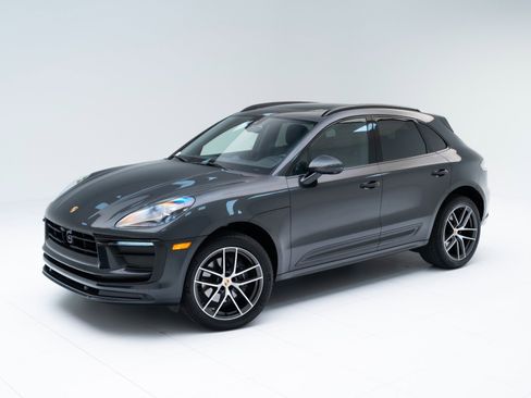 Certified 2025 Porsche Macan image 1