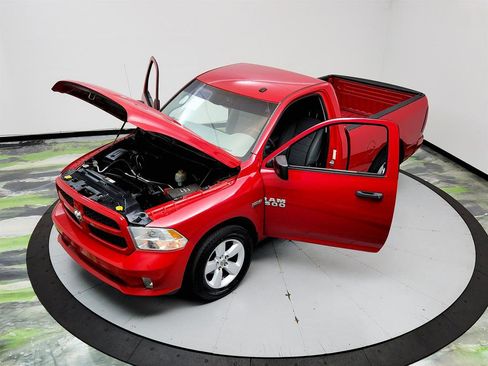 Used 2014 RAM 1500 Express RWD image 29