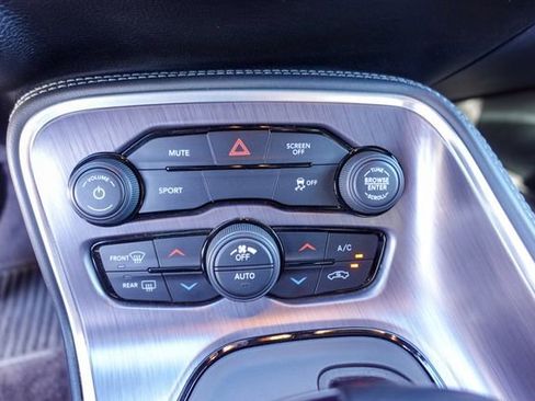 Used 2017 Dodge Challenger R/T image 20