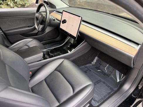 Used 2019 Tesla Model 3 Long Range image 32