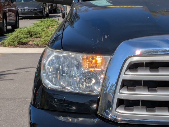 Used 2016 Toyota Sequoia Limited w/ Safety & Convenience Package AWD/4WD image 10