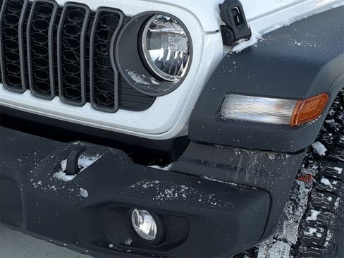 Used 2026 Jeep Wrangler Sport image 18