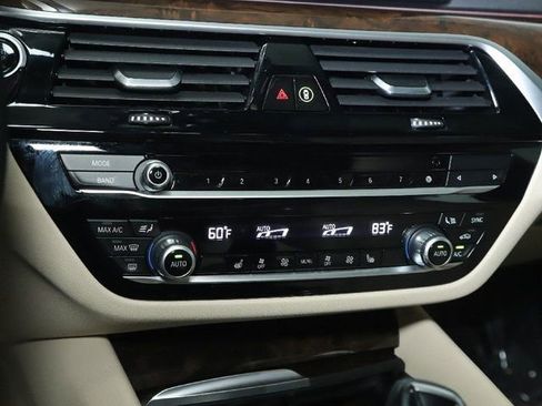 Used 2020 BMW 530i xDrive w/ Premium Package image 36