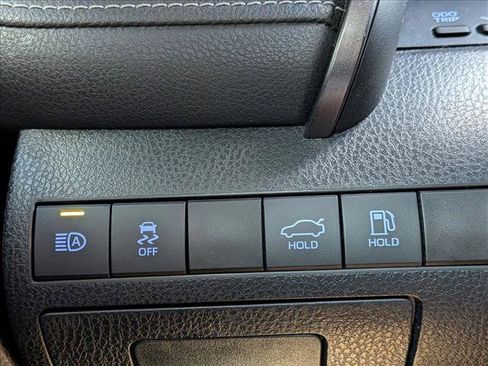 Used 2019 Toyota Camry XSE FWD image 10