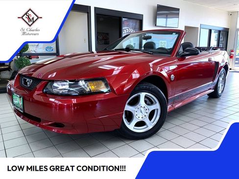 Used 2004 Ford Mustang Convertible RWD image 1