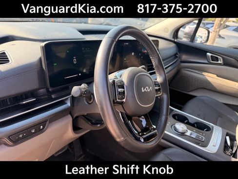 Certified 2026 Kia Carnival LXS FWD image 14