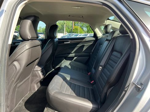 Used 2016 Ford Fusion SE w/ Equipment Group 202A FWD image 27