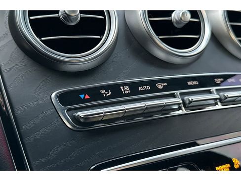 Used 2022 Mercedes-Benz GLC 300 image 29