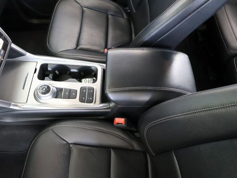 Used 2020 Ford Explorer XLT w/ Equipment Group 202A RWD image 44