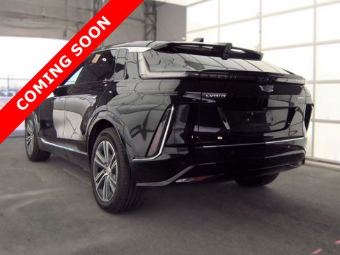 Used 2024 Cadillac Lyriq Luxury w/ LPO, Floor Liner Package AWD/4WD image 5