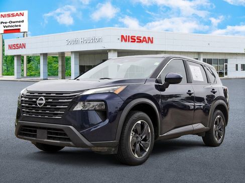 Used 2024 Nissan Rogue SV FWD image 2