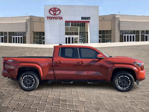 Certified 2025 Toyota Tacoma TRD Sport w/ TRD Sport Upgrade Package image 8