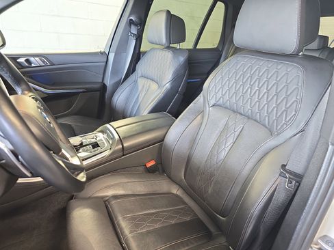 Used 2025 BMW X5 xDrive50e AWD/4WD image 15