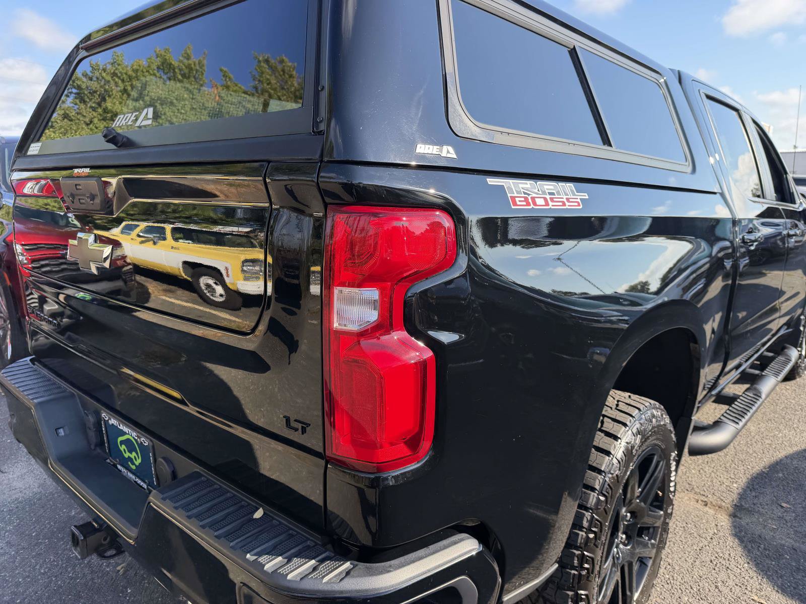 Used 2024 Chevrolet Silverado 1500 LT Trail Boss w/ Convenience Package II AWD/4WD image 8