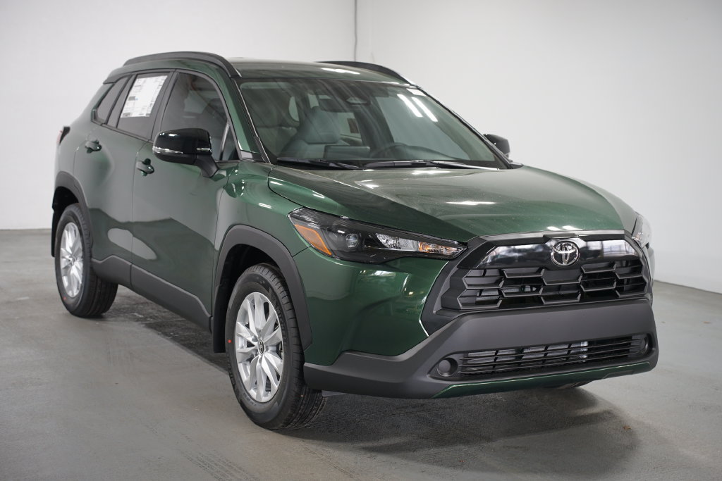 New 2026 Toyota Corolla Cross LE w/ Moonroof Package FWD image 3