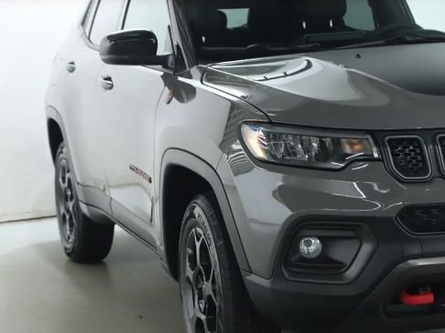 Used 2023 Jeep Compass Trailhawk w/ Trailhawk Convenience Group AWD/4WD image 8