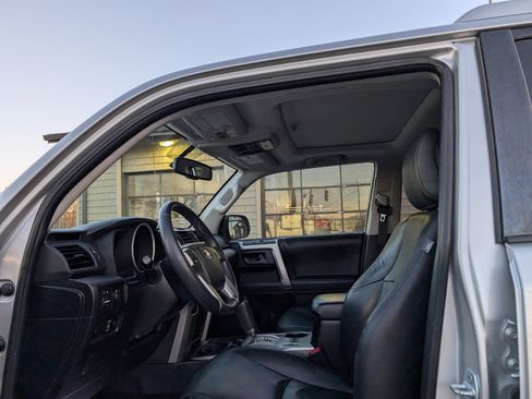 Used 2011 Toyota 4Runner Limited image 13