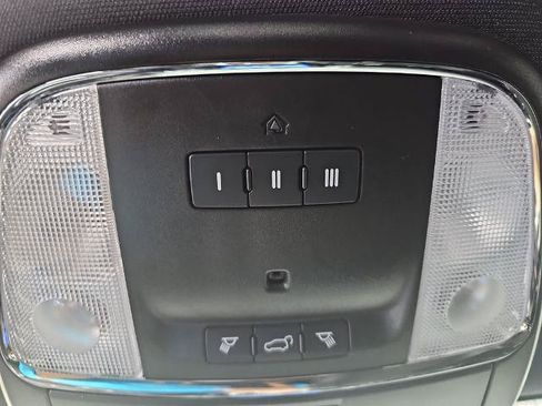 Used 2021 Jeep Grand Cherokee Laredo X AWD/4WD image 22