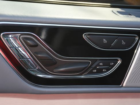 Used 2024 Lincoln Navigator Black Label image 11