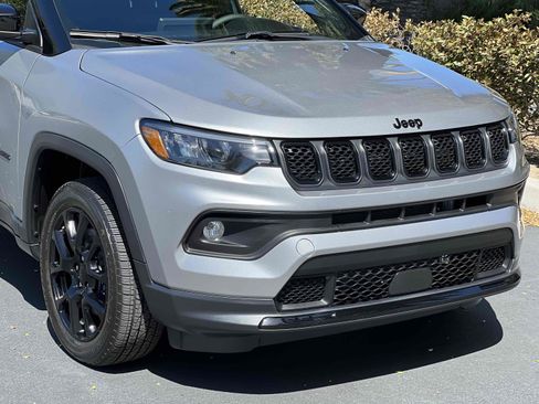 Used 2023 Jeep Compass Latitude AWD/4WD image 66
