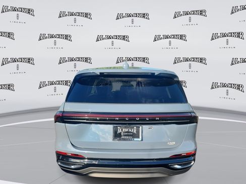 New 2026 Lincoln Nautilus Premier image 4