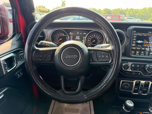 Used 2021 Jeep Gladiator Sport AWD/4WD image 11