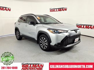 Used 2025 Toyota Corolla Cross SE video 1