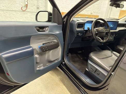Used 2025 Ford Maverick Lobo AWD/4WD image 15