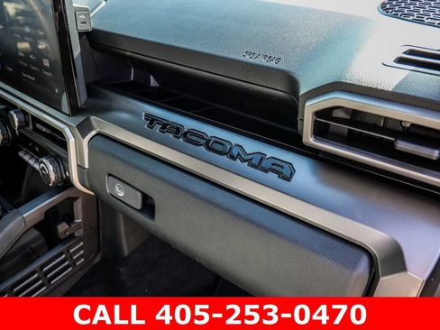 Used 2025 Toyota Tacoma TRD Off-Road AWD/4WD image 19