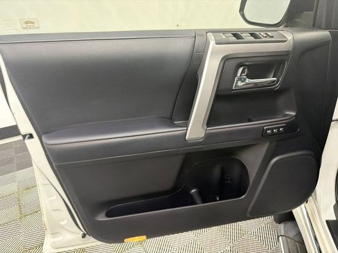 Used 2021 Toyota 4Runner Limited AWD/4WD image 11