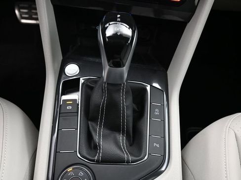 Used 2023 Volkswagen Tiguan SE R-Line image 26