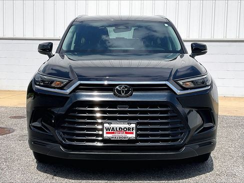 Used 2025 Toyota Grand Highlander FWD image 3