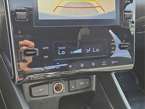 Used 2022 Hyundai Santa Cruz SEL Premium w/ Cargo Package image 27