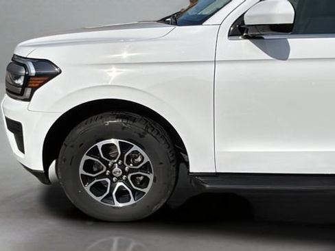 Used 2024 Ford Expedition Max XLT image 31