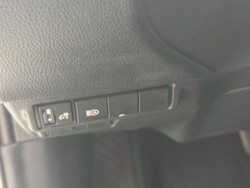 Used 2022 Toyota Corolla Cross XLE AWD/4WD image 16
