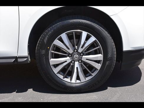 Used 2017 Nissan Pathfinder SL FWD image 44
