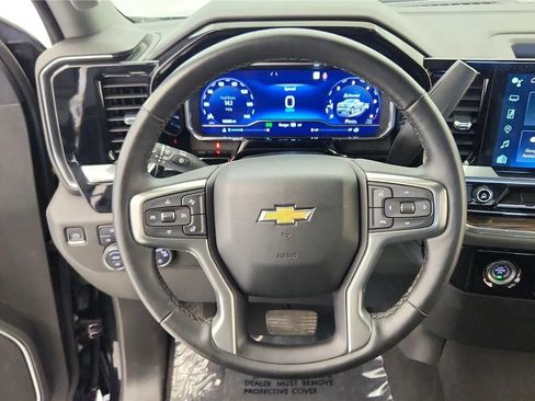 Used 2023 Chevrolet Silverado 1500 LT AWD/4WD image 27