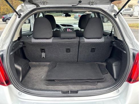 Used 2017 Toyota Yaris LE image 7