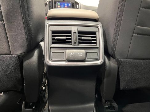 Used 2021 Subaru Forester Premium AWD/4WD image 37