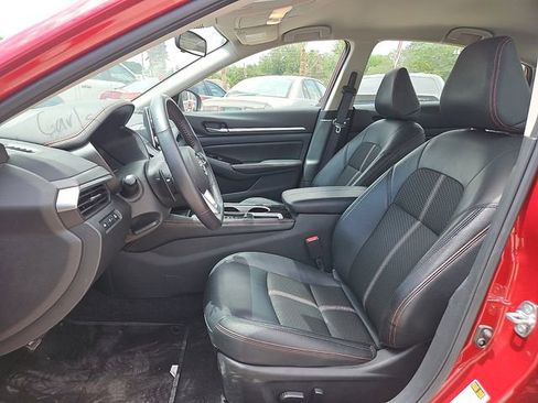 Used 2025 Nissan Altima 2.5 SR FWD image 15