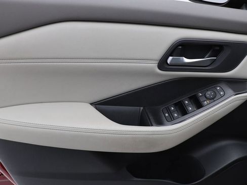 Used 2023 Nissan Rogue SV w/ SV Premium B Package image 14