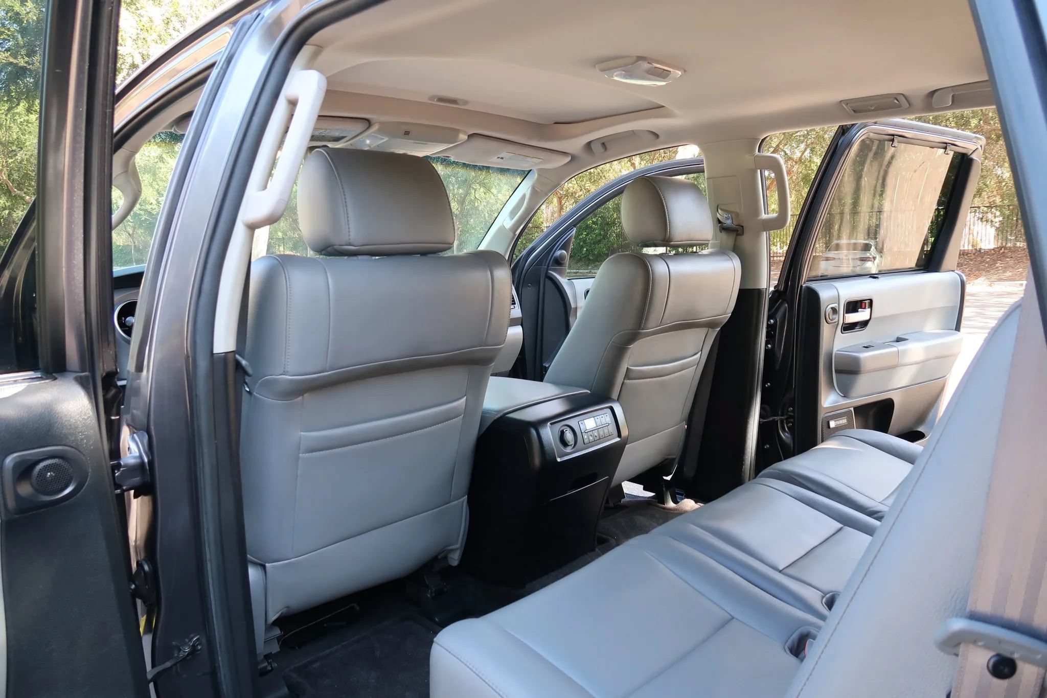 Used 2013 Toyota Sequoia Limited AWD/4WD image 19