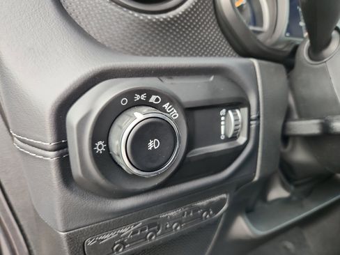 New 2026 Jeep Wrangler Unlimited Rubicon w/ Technology Group AWD/4WD image 32