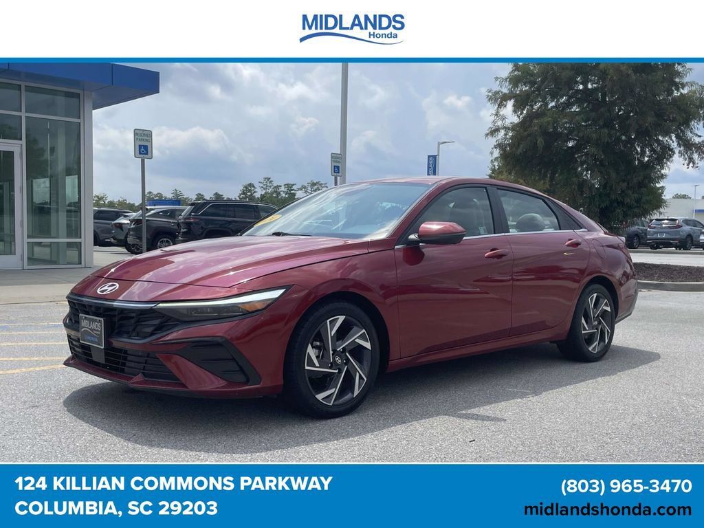 Used 2024 Hyundai Elantra Limited FWD image 3
