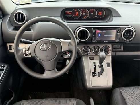 Used 2014 Scion xB image 10