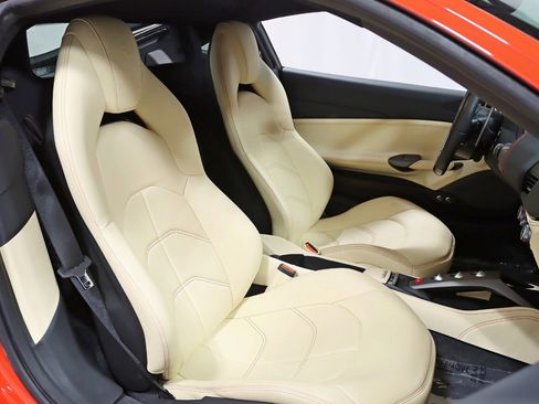 Used 2018 Ferrari 488 GTB image 30