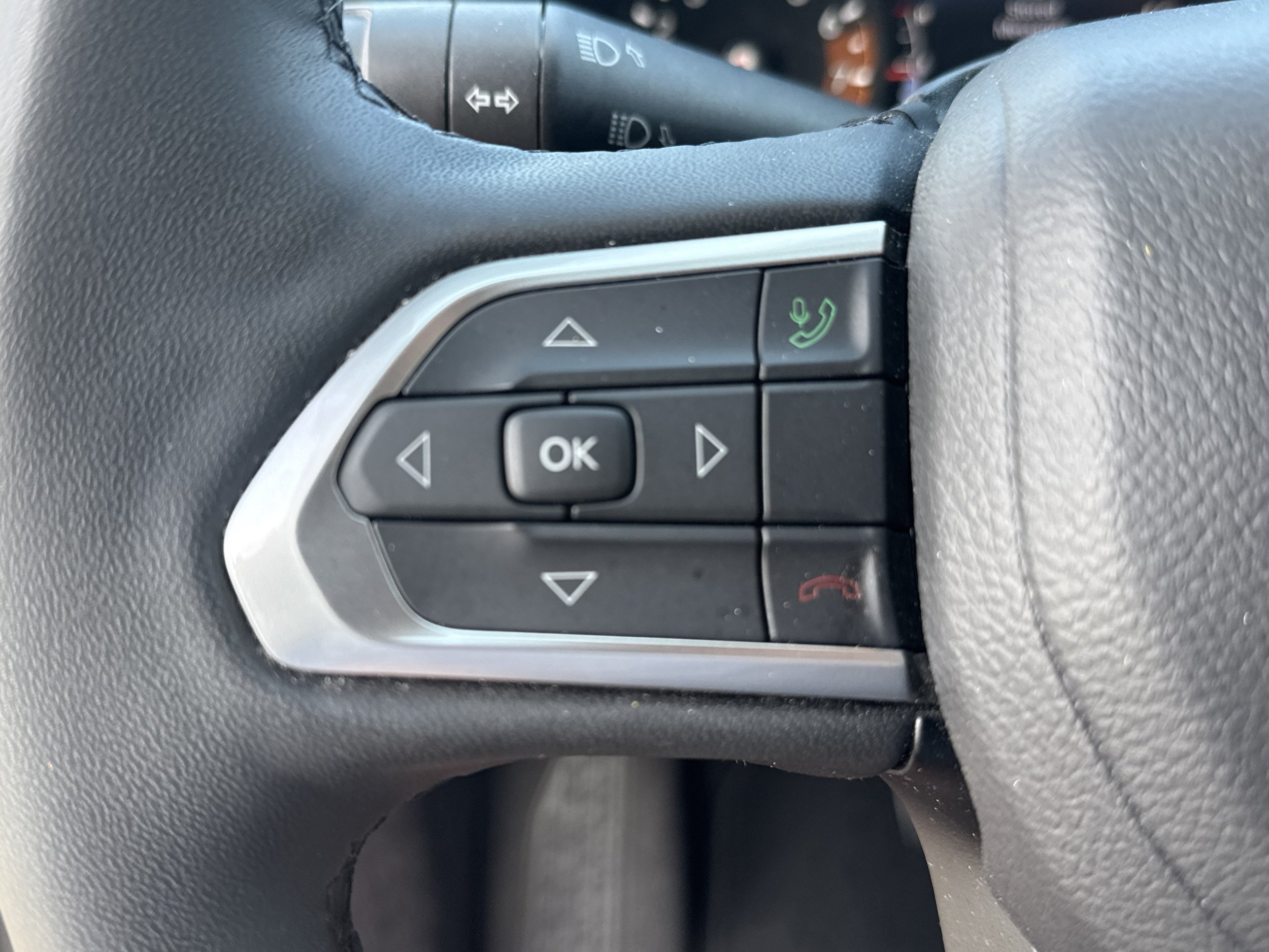 Used 2025 Jeep Compass Limited AWD/4WD image 35